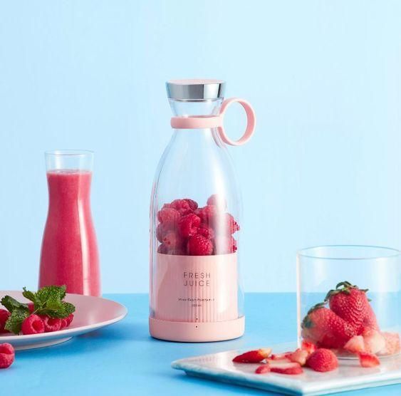 Mini Juice Blender (Portable and rechargeable)